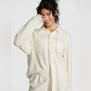 Victoria’s Secret PINK Creamer White Reverse Fleece Shacket
